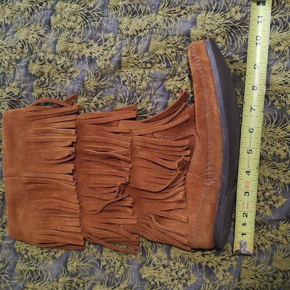 COPY - Minnetonka moccasins size 8 - Picture 7 of 8